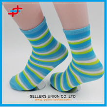 2015 heißer Verkauf Umweltfreundliche Kinderpolyestersocken, verschiedene Designs, feine Verarbeitung